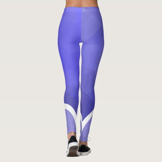 Lila Farbtöne mit weißem Namen und Streifen modern Leggings (Rückseite)