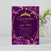 Lila faszinierender Blumenschmetterling Quinceaner Folieneinladung (Stehend vorne)