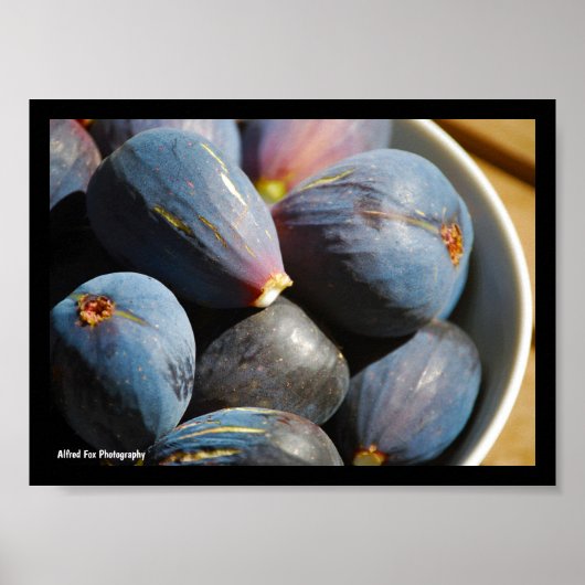 Lila Feigenfrucht in einer Schale Poster (Vorne)