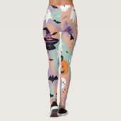 Lila Fledermäuse und Kürbisspucken Halloween Leggings (Rückseite)