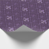 Lila Fleur-de-Lis-Muster Geschenkpapier (Ecke)