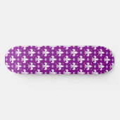 Lila Fleur-de-lis-Muster Skateboard (Horizontal)