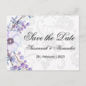 Lila florale Berry Wreath Wedding Save the Date Ankündigungspostkarte (Vorderseite)