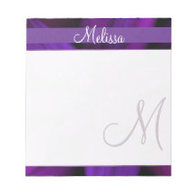 Lila florale Monogramm