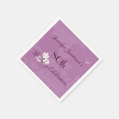 Lila florale Personalisiert 80. Geburtstagsparty Serviette (Ecke)