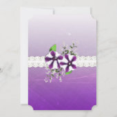 Lila florale Petunias Lace Hochzeitseinladungen Einladung (Rückseite)