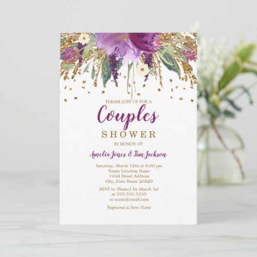 Lila floraler Glitzer Sparkling Paare Dusche Einladung (Stehend Vorderseite)