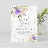 Lila florales Brautparty Einladung (Stehend Vorderseite)