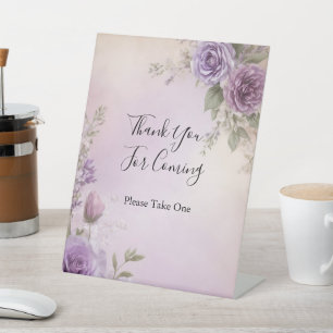 Lila florales Brautparty Gefallen Tafelsignatur Sockelschild