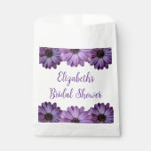 Lila florales Brautparty Geschenktütchen (Vorderseite)