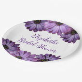 Lila florales Brautparty Pappteller (Schrägansicht)