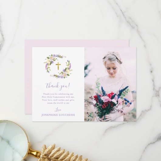 Lila florales First Heilige Kommunion Foto Dankeskarte (Vorderseite/Rückseite Beispiel)