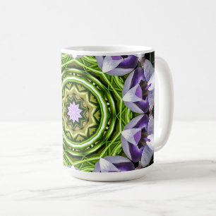 Lila florales Mandala-Kaleidoskop-Kunst Kaffeetasse