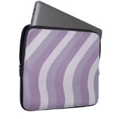 Lila Flüssigkeitsstrom Groovy Streifen Y2K Muster Laptopschutzhülle (Vorne Rechts)