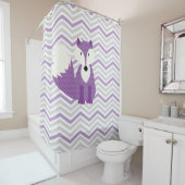 Lila Fox auf grauen, weißen, lila Zickzack Streife Duschvorhang (Beispiel)