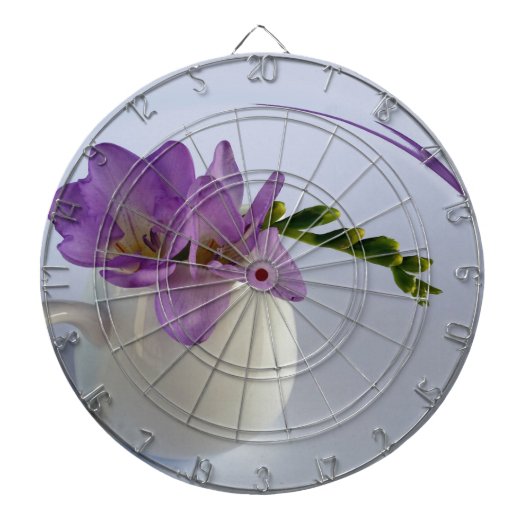 lila Freesia-Knospen Dartscheibe (vorne)