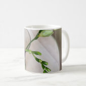 lila Freesia-Knospen Kaffeetasse (VorderseiteRechts)