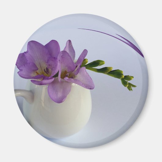 lila Freesia-Knospen Magnet (Vorne)
