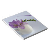 lila Freesia-Knospen Notizblock (angewinkelt)