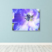 Lila Frills Leinwanddruck (Insitu (Holzboden))