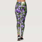 Lila Frühlingsblumen Leggings (Rückseite)