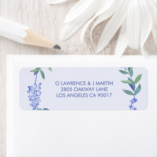 Lila Frühlingsblumenregen (Insitu)