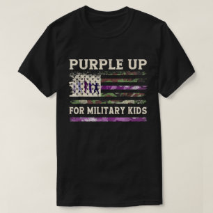 Lila für militärische Kinder - USA-Flaggen-T-Shirt T-Shirt