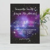 Lila Galaxy Cluster Planetarium Hochzeit Einladung (Stehend Vorderseite)