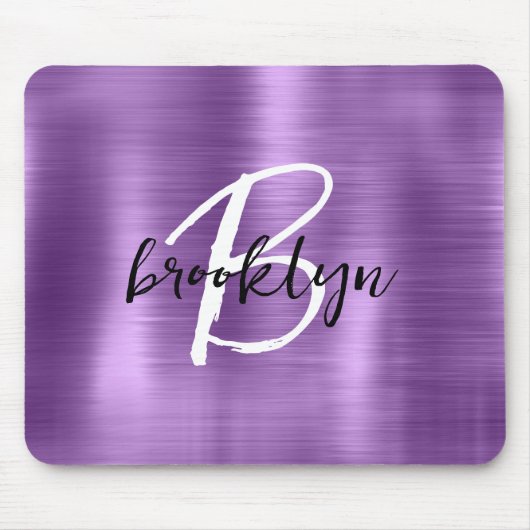 Lila gebürstetes Schwarz-weißes Script Monogram Mousepad (Vorne)