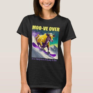 Lila Gelbe Kuh Snowboarden die T-Shirt