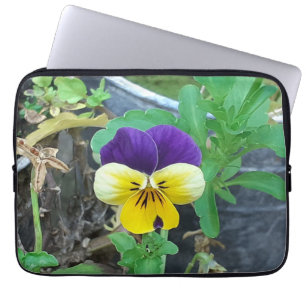 Lila- & gelbe Pansy Electronics-Tasche Laptopschutzhülle
