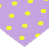 Lila-Gelbe Polka-Punkte Tischdecke (Schrägansicht)