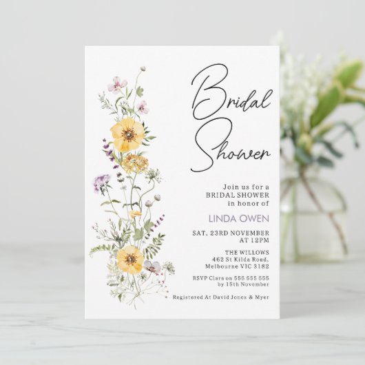 Lila Gelbe Wildblumen Brautparty Einladung (Stehend Vorderseite)