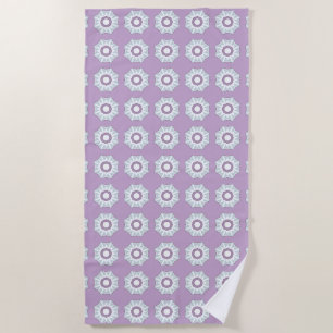 Lila geometrisch floral gemustert strandtuch