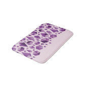 Lila geometrische Juwelformen Badematte (Schrägansicht)