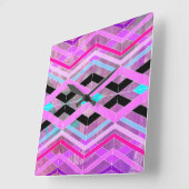 Lila geometrische Streifen in Rosa und Aqua Quadratische Wanduhr (Winkel)