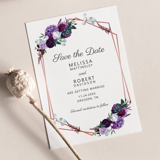 Lila geometrisches Skript für Floral Save the Date