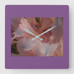 Lila Gerahmte Rosa Lilie Quadratische Wanduhr