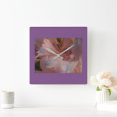 Lila Gerahmte Rosa Lilie Quadratische Wanduhr (Zuhause)