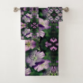 Lila Geranium-Blume multipliziert Abstrakt Badhandtuch Set (Insitu)