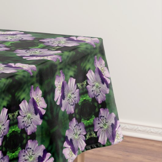 Lila Geranium Blume Pair Abstrakt Tischdecke (Beispiel)