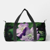 Lila Geranium-Blume Personalisiert Duffle Bag (Vorderseite)