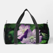 Lila Geranium-Blume Personalisiert Duffle Bag (Rückseite)