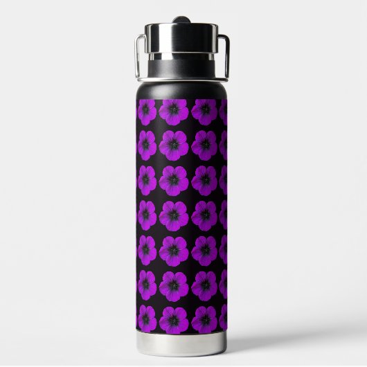 Lila Geranium-Blumenmuster auf Schwarz Trinkflasche (Hinten)