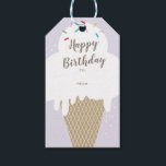 Lila Geschenk alles Gute zum Geburtstag des Geschenkanhänger<br><div class="desc">Ein Kindergeburtstag-Geschenkumbau des Spaßes wunderlicher,  der Hand gezeichneten tropfenden Eiscremekegel und -regenbogen kennzeichnet,  besprüht.</div>