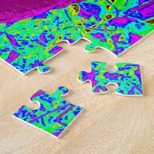 lila Gesicht im grünen Rätsel Puzzle (Seite)