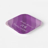 Lila gestreifter 70. Geburtstagspartienname Einfac Pappteller (Gewinkelt)