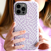 Lila gewellte karierte monogrammierte Case-Mate iPhone hülle