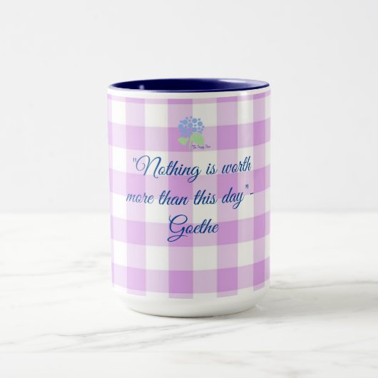 lila Gingham Goethe Zitat Tasse (Zentrum)