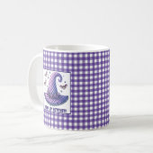 Lila Gingham Halloween Hexenhut & Fledermäuse Kaffeetasse (Vorderseite Links)